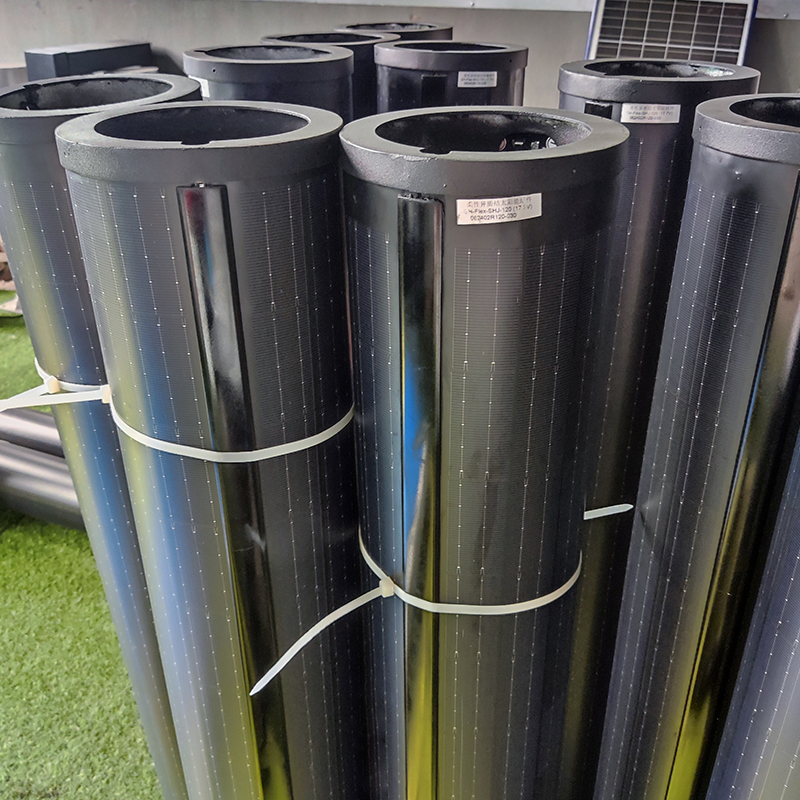 Panneau solaire flexible 140 W : solution d'alimentation haute performance, élégante et polyvalente pour poteaux d'éclairage et éclairages de parc